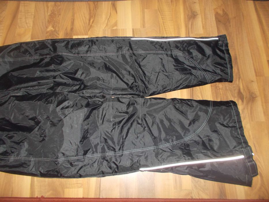 pantaloni HELD moto sau alt sport,impermeabili ( grosi ) ,marimea L