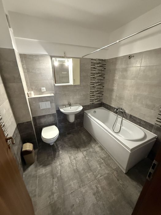 Apartament 2 camere, loc de parcare, balcon mare, etaj 1 bloc nou