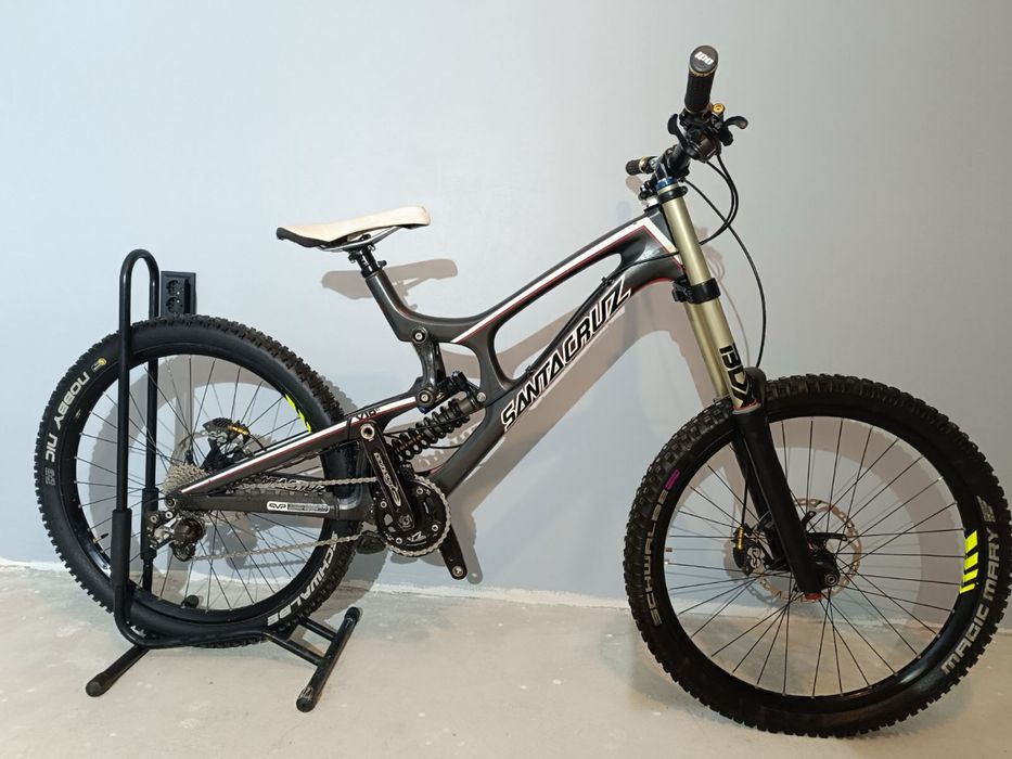 Santa Cruz V10 – RockShox BoXXer
