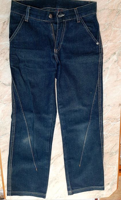 Свитер и джинсы детские