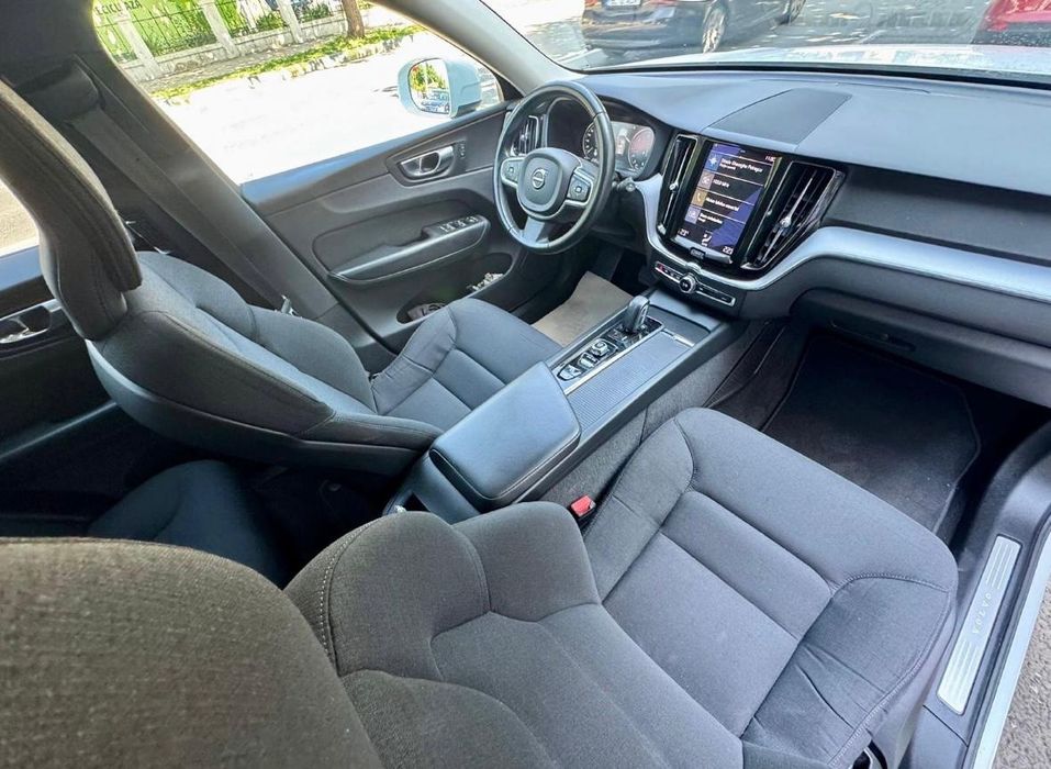 Volvo Xc60 an 2020 Motor 2.0 ca noua 
Propietar, toate actele la zi
M
