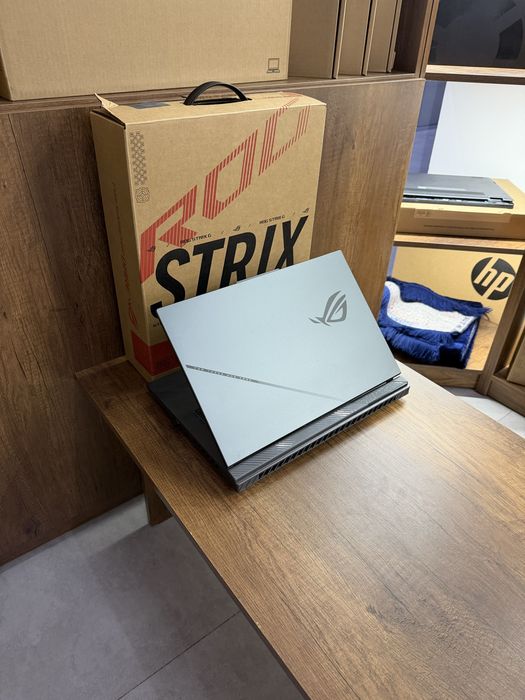 Asus rog strix g16