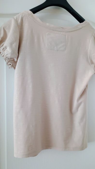 Tricou damă modern.