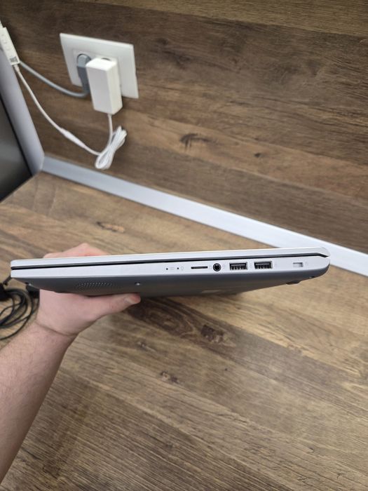 Laptop ASUS VivoBook M509 X509 | AMD Ryzen 3 | Radeon Vega 3
