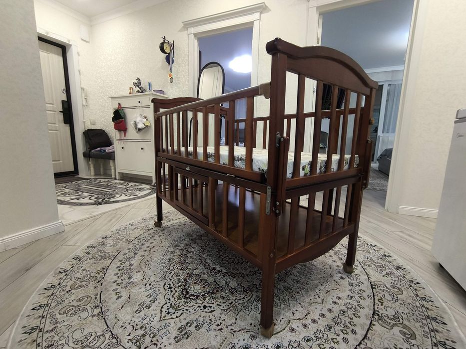 Продам детскую кроватку