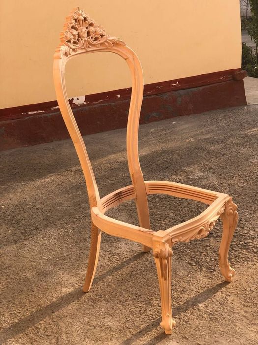 Mehmonxona uchun stollar