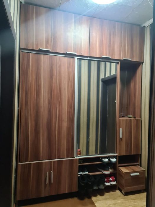 Продаётся шкаф в прихожую