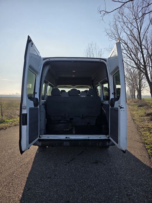 Vand /schimb  Ford transit autoturism 8+1 locuri  e5