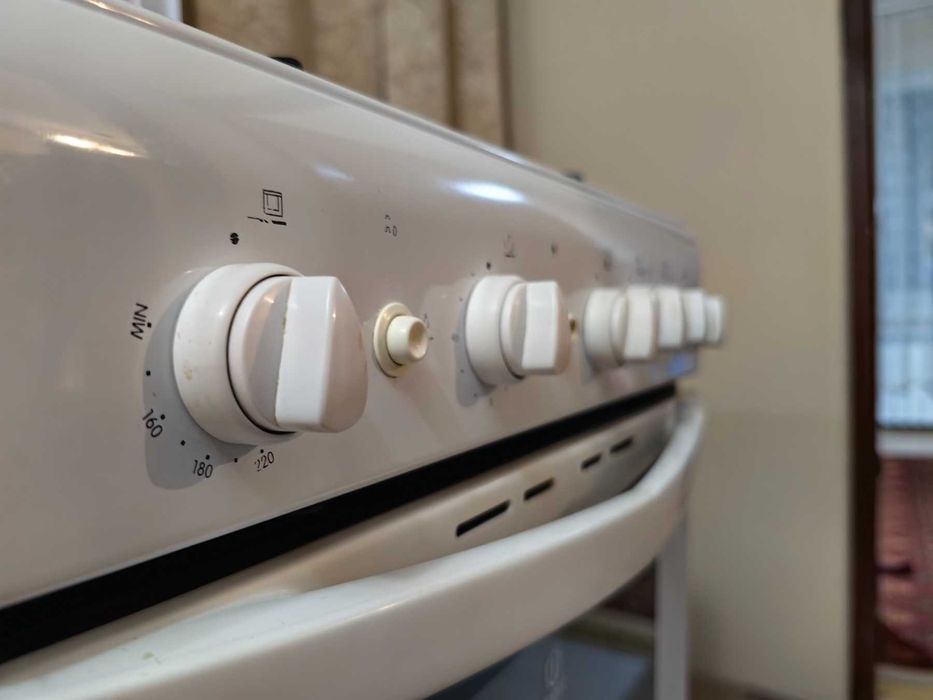 Готварска печка Indesit