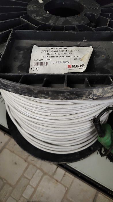 1. Tambur 500m - Cablu coaxial cu alimentare. 2. Tambur 500m Cablu S/FTP Cât 7.