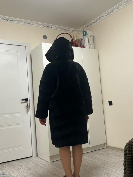 Продам черную эку шубу