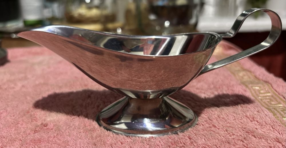 Продам советские конфетницу,утварь фарфоровый кувшин ,вазы