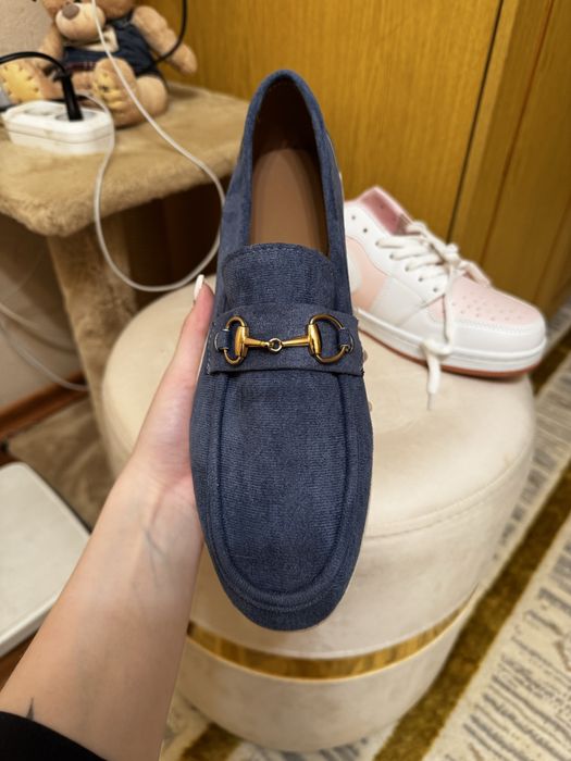 ПРОДАМ ОБУВЬ ЗА 8000 тыс  2 пары