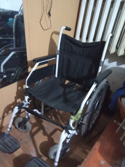 Продам инвалидную каляску