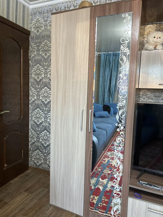 Шкаф для гостиной  продается