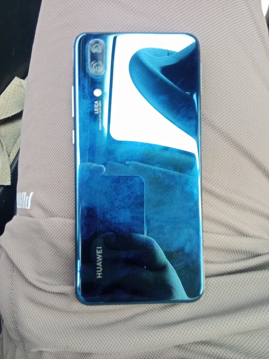 Продам телефон Хуавей п20