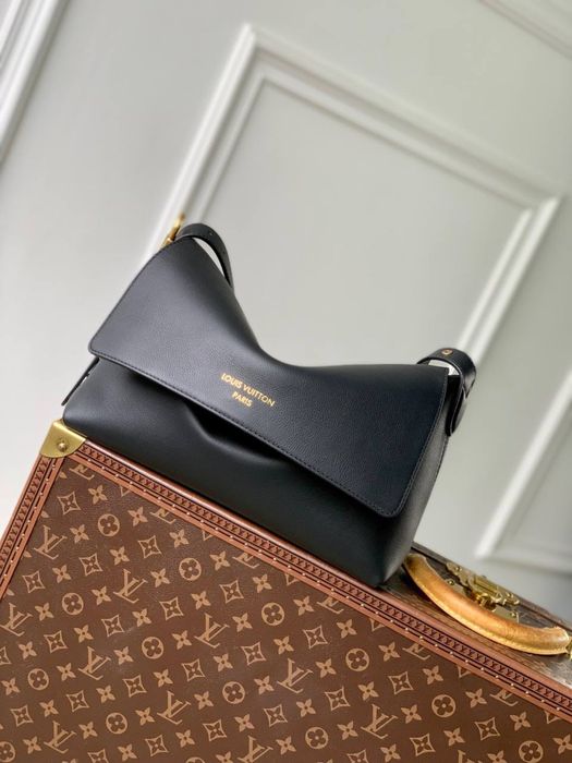 Geanta Louis Vuitton Low Key Messenger