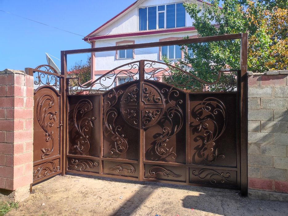 Продам дом в Баганашыле 370 м.кв. 5.35 соток.