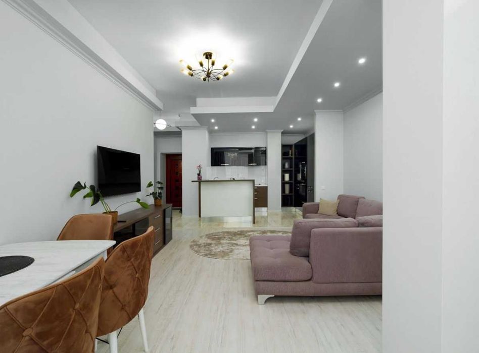 Дава се под наем Двустаен апартамент в София, Център - 90 кв.м за 500 € - Снимка #1