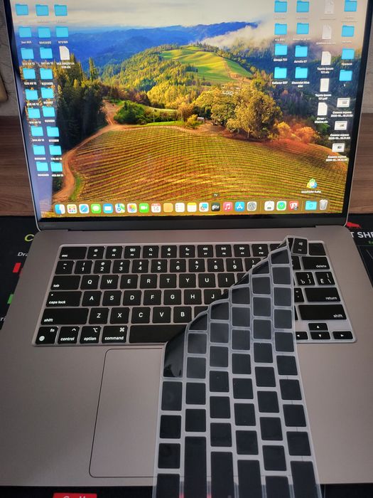 Macbook air m2, (15,3 экран)