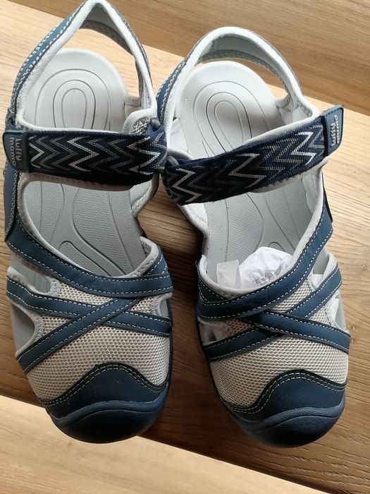 Дамски спортни сандали