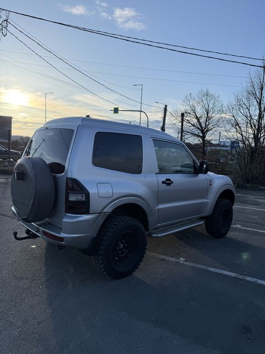 Mitsubishi Pajero mk 2   An 2001 AUTOUTILITARA