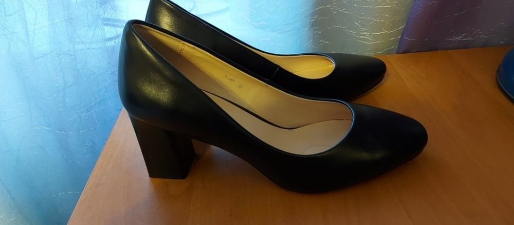 Шикарные новые туфли