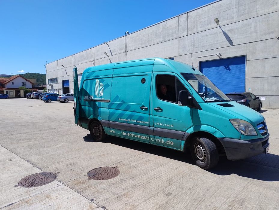 Debarasari mobila ,Transport marfa, mobila, relocari firme, debarasar