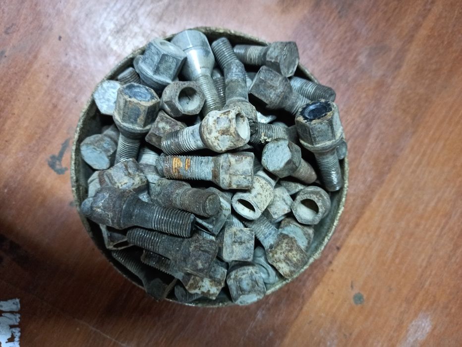 Колесные болты Ваз