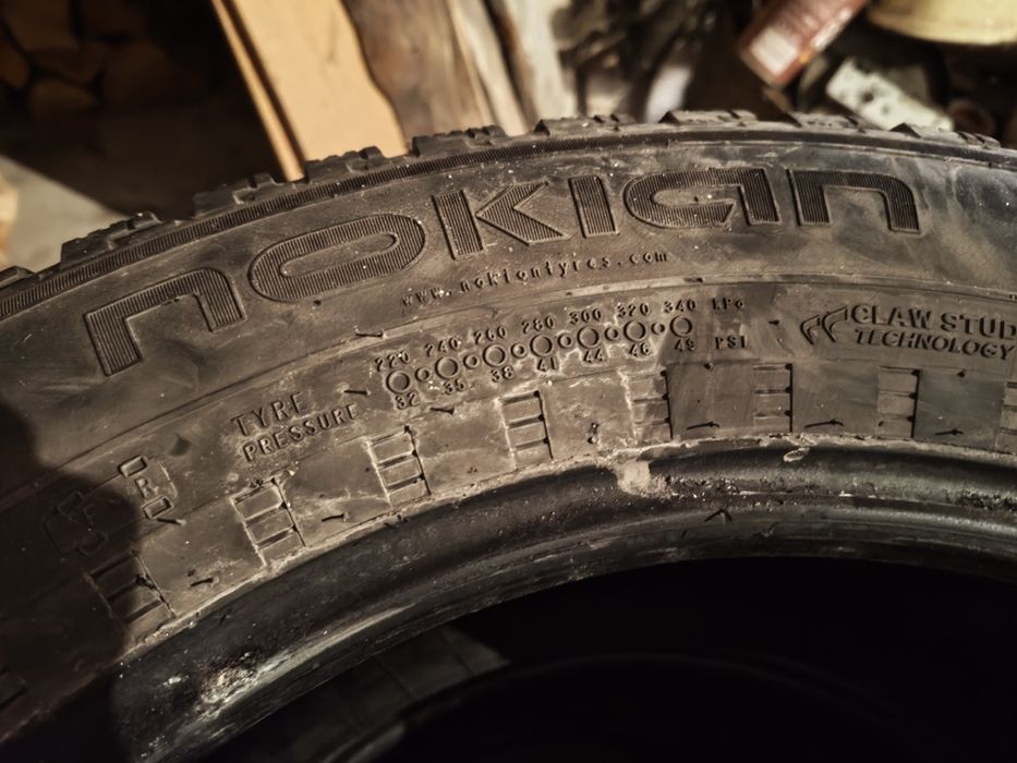 Зимни гуми за джип/SUV 18" 225/65 Nokian