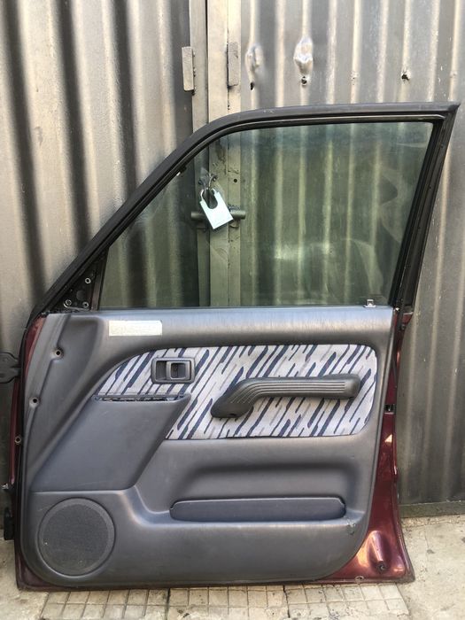 Предна дясна врата за Тойота ланд крузер J90/ land cruiser J90 96-00г