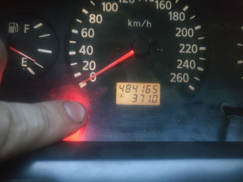 Продам Ниссан максима 2001 год