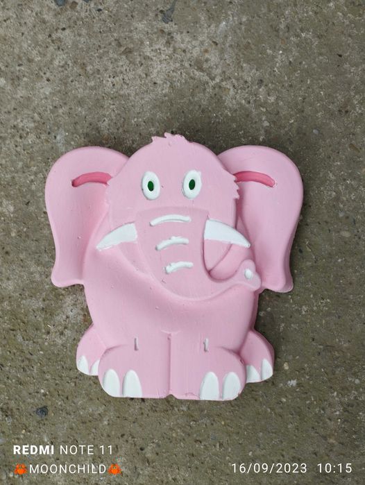 Продавам гипсови фигурки