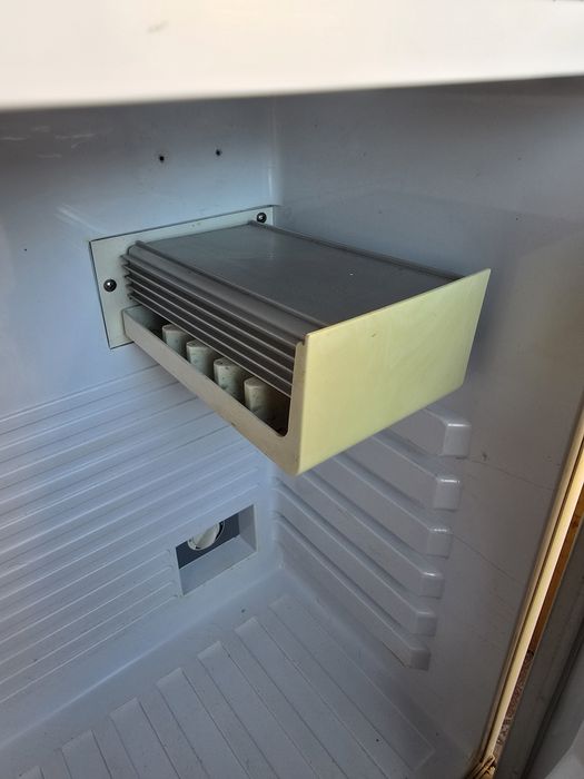 Малък хладилник Beko