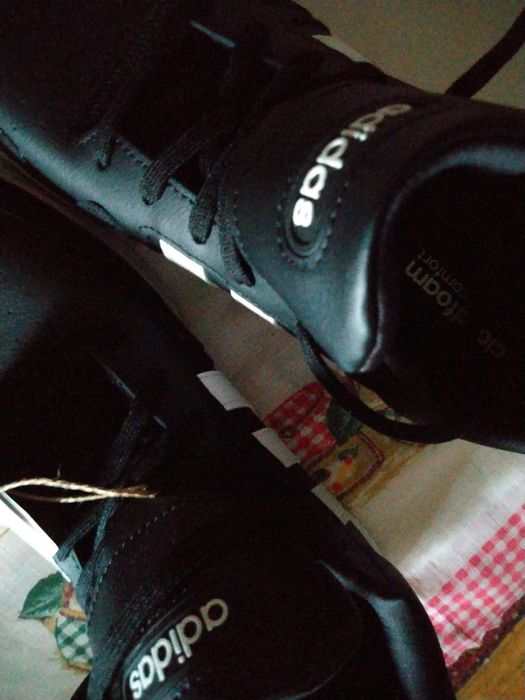 Продам кроссовки адидас