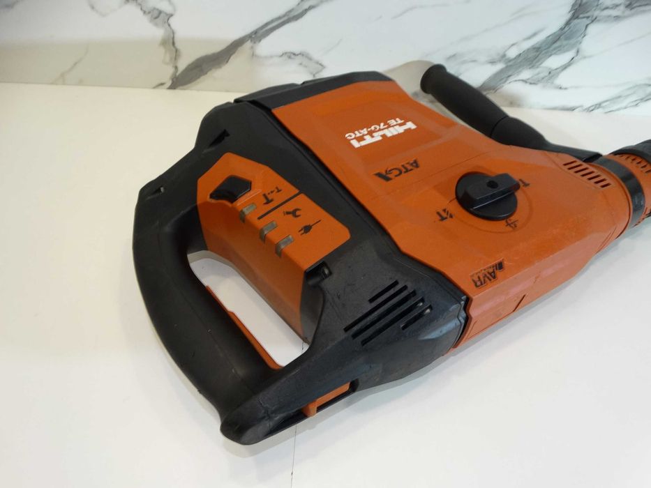 2025 - Hilti TE 70 ATC / AVR - Мощна ударо пробивна машина