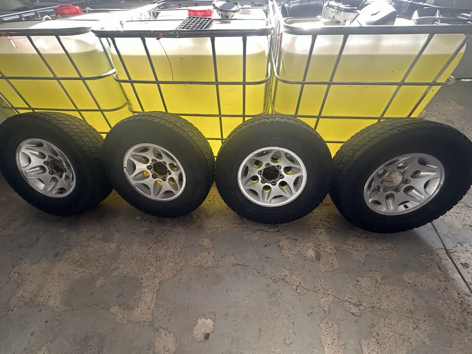 Продам диски комплек б/у MAXXIS 265/70/16