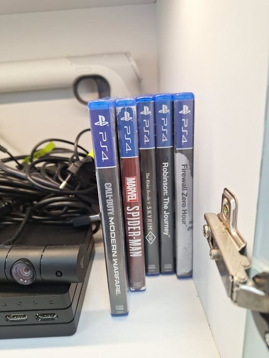 Playstation 4 Pro 1TB, Ochelari Vr,Aim controller,camera Plus jocuri