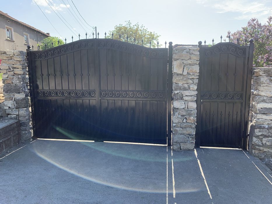 Врати за вход - от желязо, ковано желязо, ламели тип щора и други