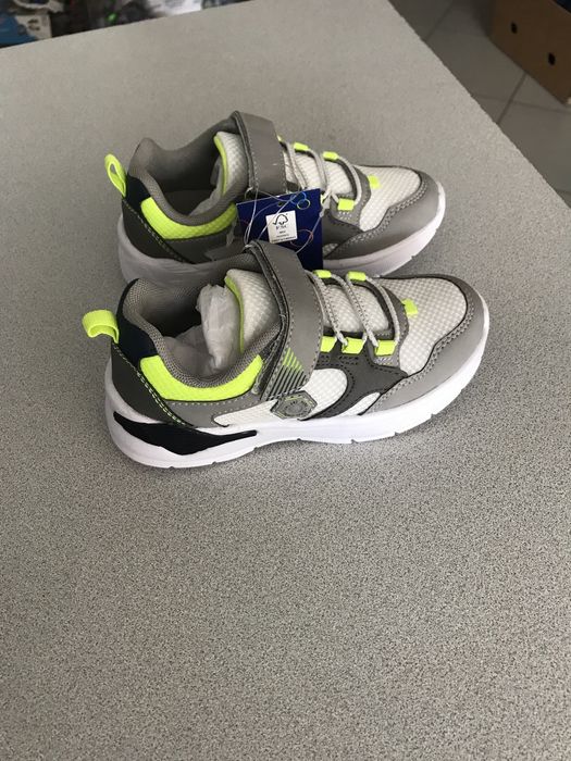 Adidași cu lumini nr 24,25,26,27,28