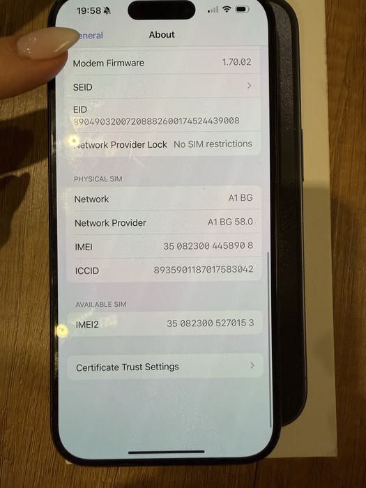 Iphone 15 pro 128gb с леко пукнат заден панел