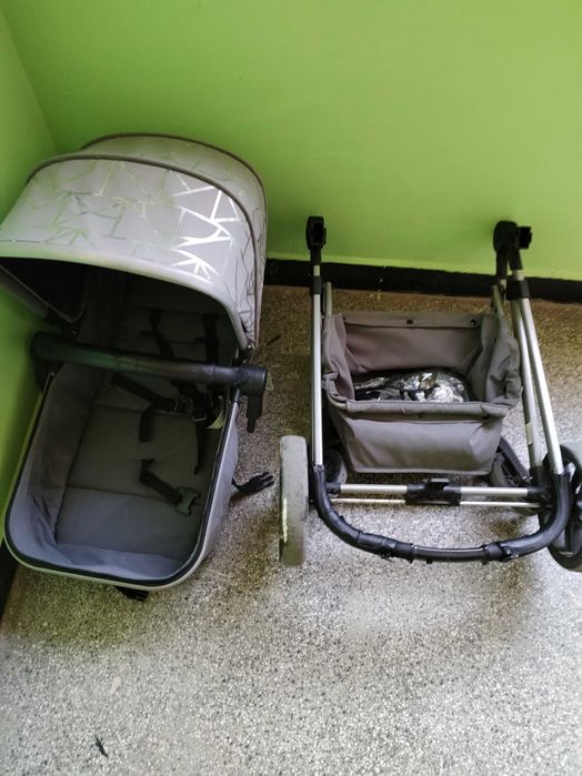 Продавам бебешка количка