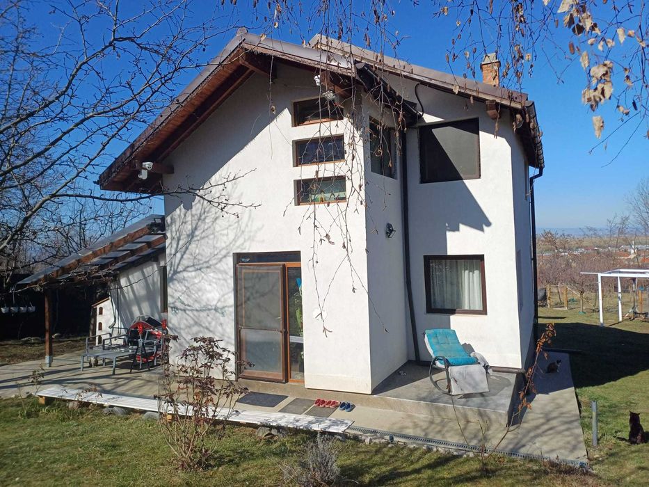 Proprietar vand casa, zona de vile, cu teren generos- 1750 mp