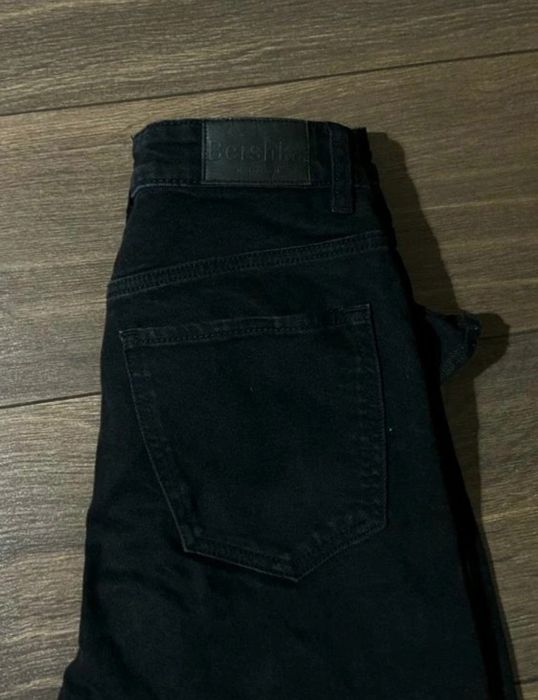 Blugi bershka negrii