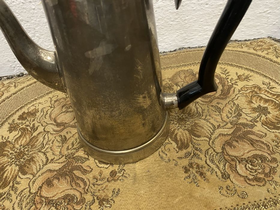 Английски чайник с дълбоко постребряване