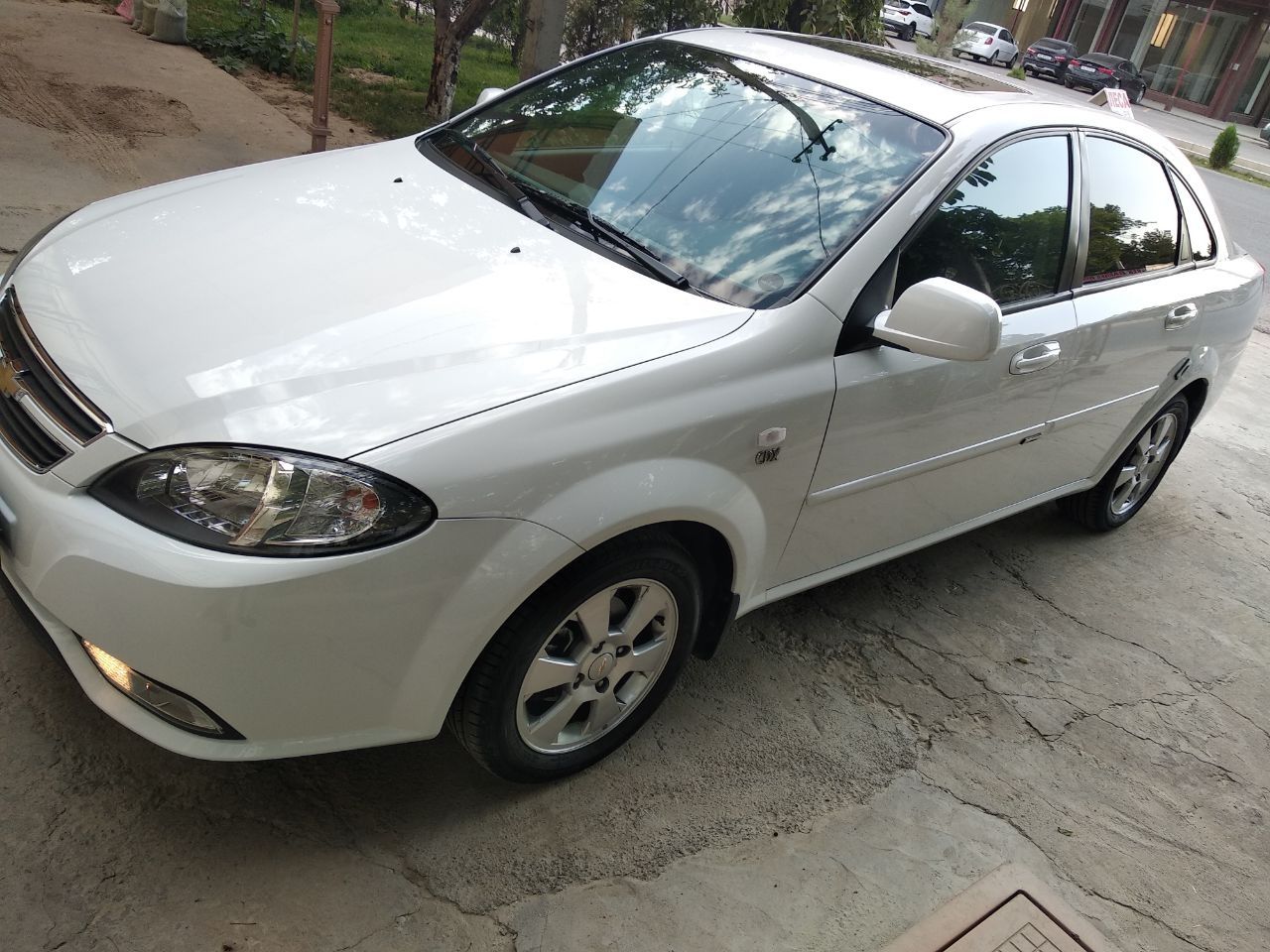 Daewoo Gentra Misty Lake