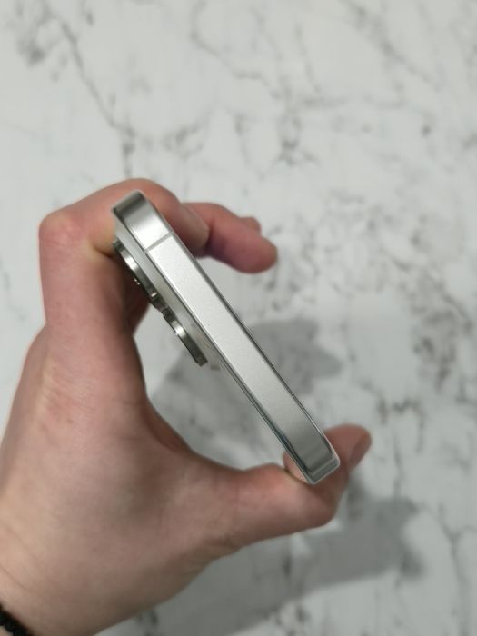 Vand/schimb iPhone 15 pro max 256gb white