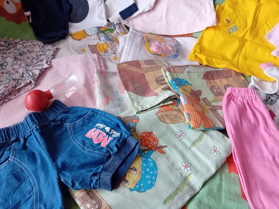 Бебешки дрешки и спално бельо за кошара - от 0 до 1 година