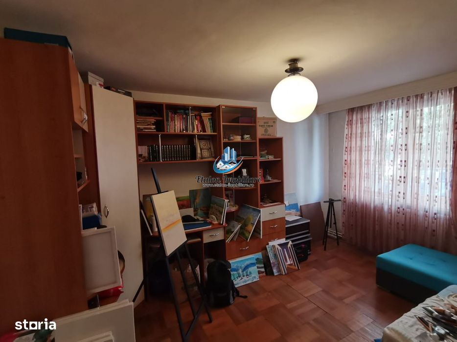 Apartament 3 camere, parter, Zona Carrefour Precista