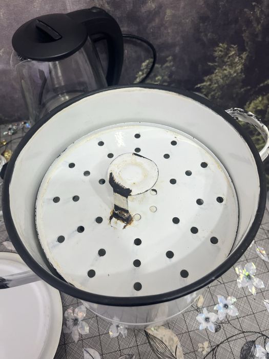 Продам эмалированную мантоварку б/у